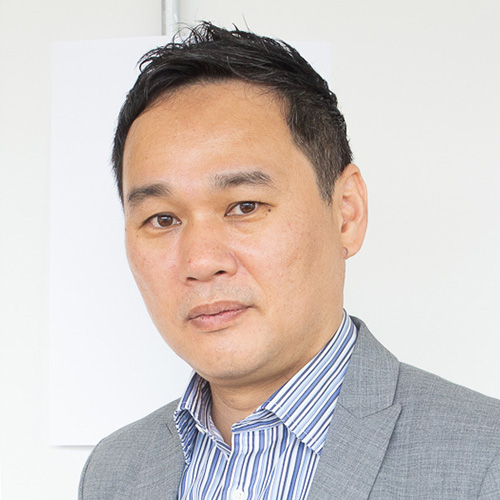 西岡 健一