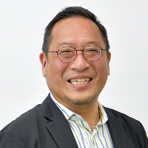 山川 拓也